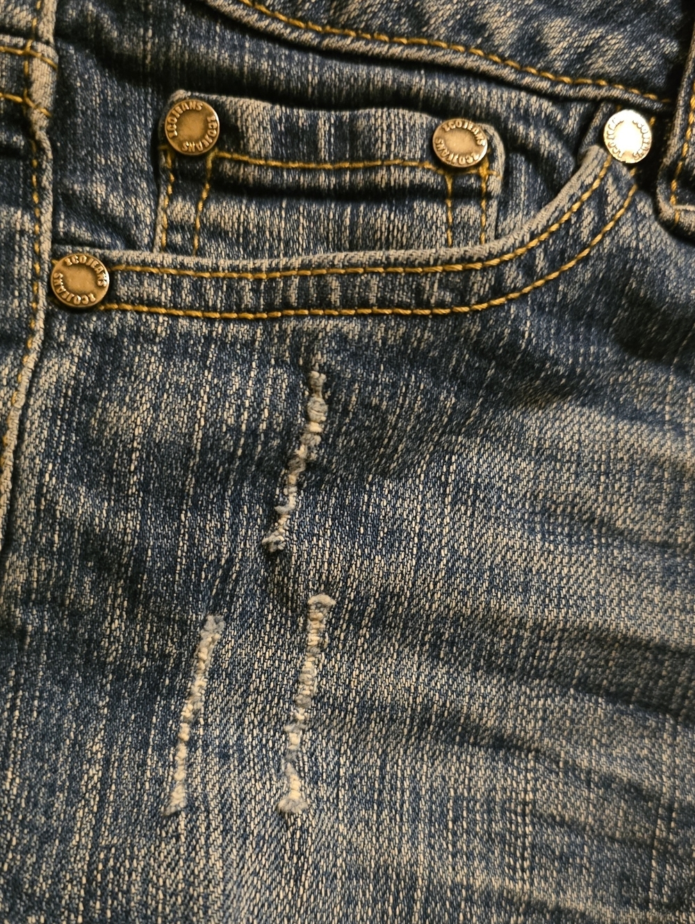Zco Jeans Premium Shorts Women's Size 3 Distressed Denim Jean Cutoff Short - Picture 4 of 7